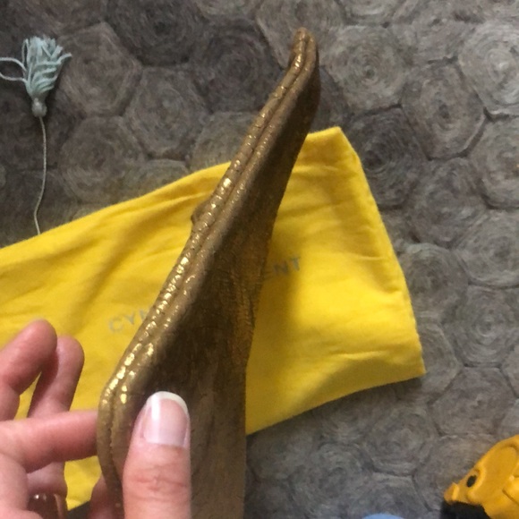 Cynthia Vincent leather embossed gold clutch NWOT comes w yellow dust cover. - Picture 9 of 12